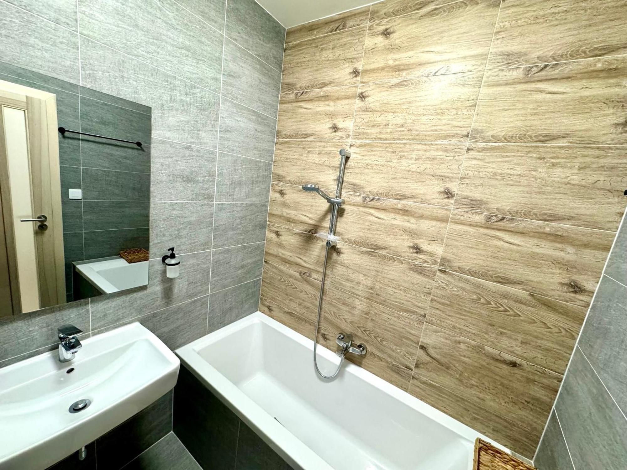 Rivercity Apartments Karlovy Vary Bagian luar foto